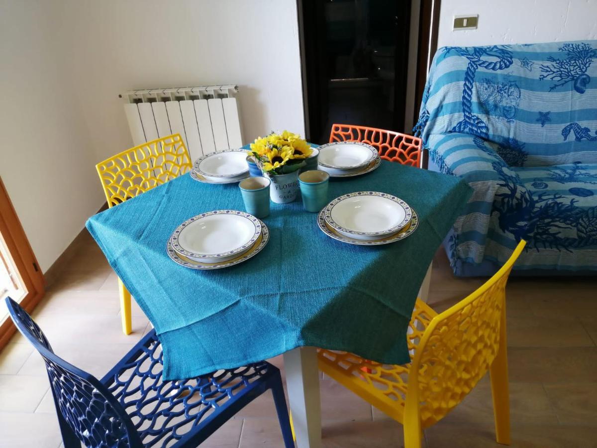 La Dolce Vita - Apartment With Shared Pool And Large Terrace Lido delle Nazioni Bagian luar foto
